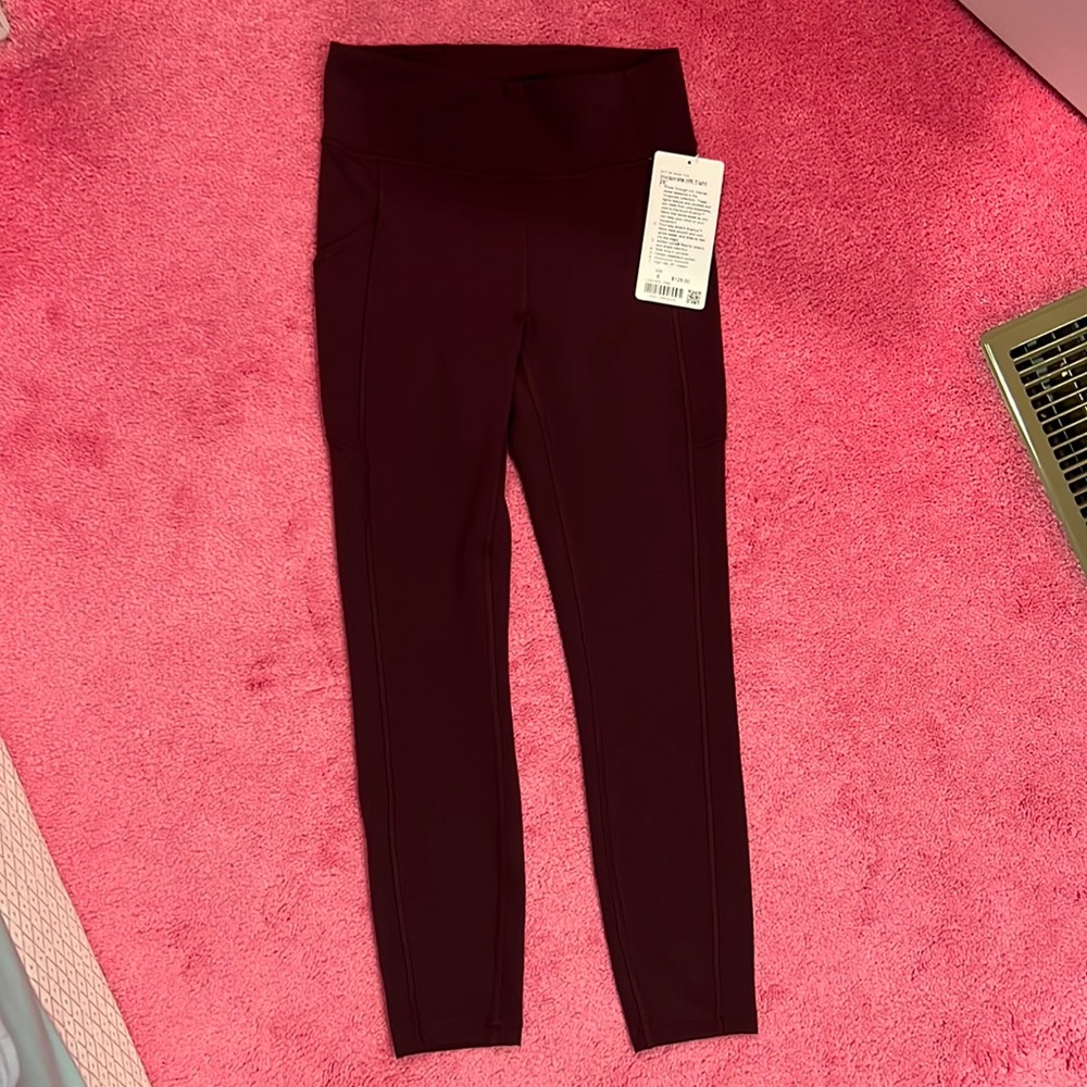 NWT Lululemon Invigorate 25" Cassis
